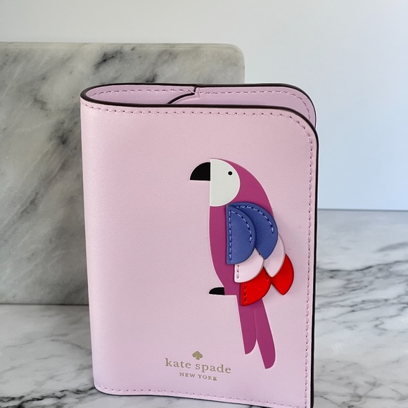 NWT🌸 Kate Spade parrot flock party passport holder wallet card case WLRU6241 - Picture 2 of 8
